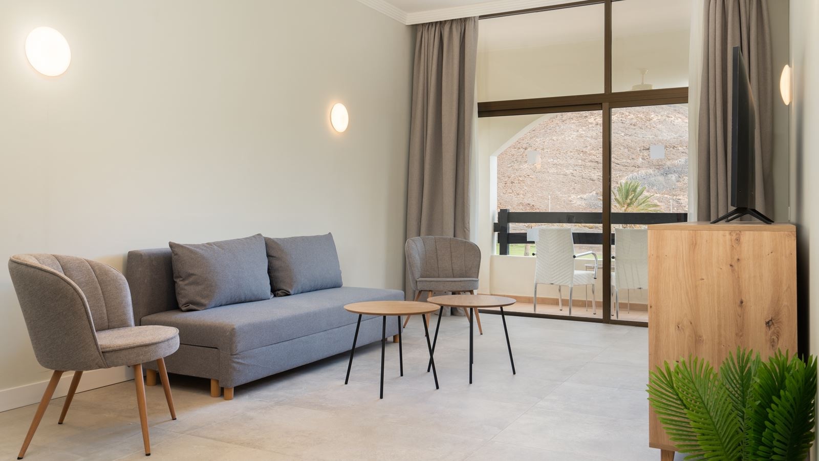 rooms-family-room-deluxe-with-balcony-or-terrace-fxe