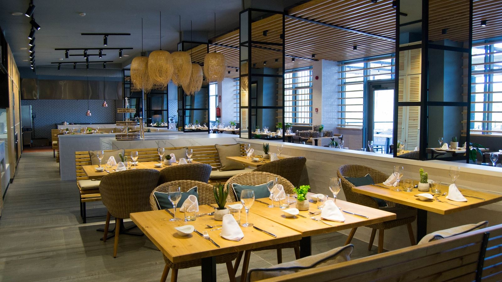 restaurants-restaurants