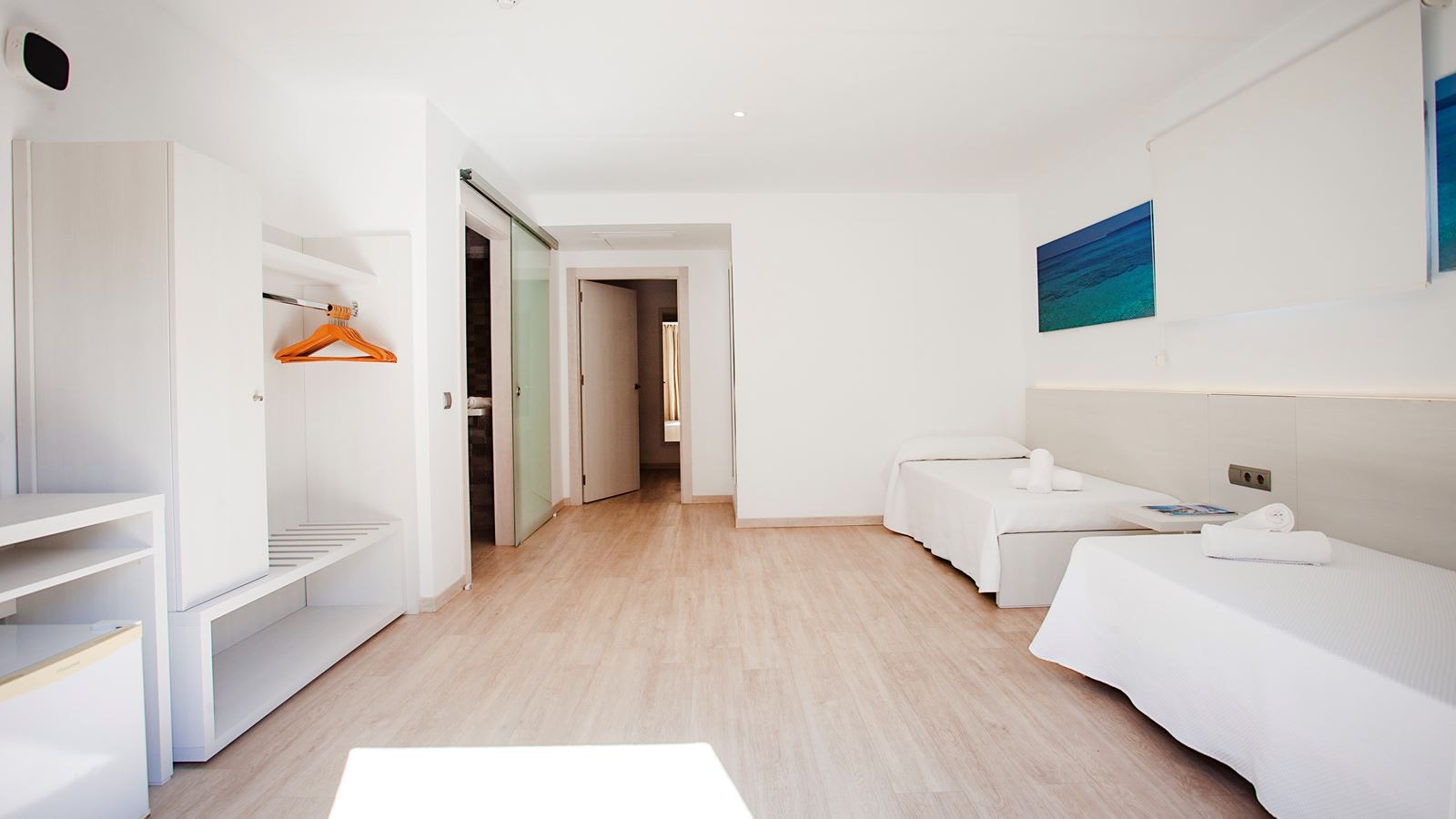 rooms-quadruple-room