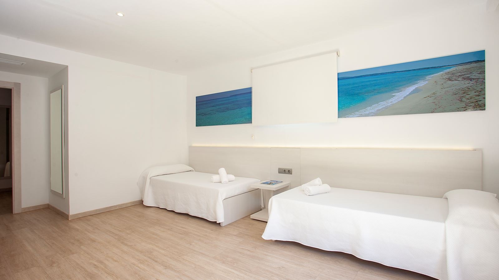 rooms-quadruple-room