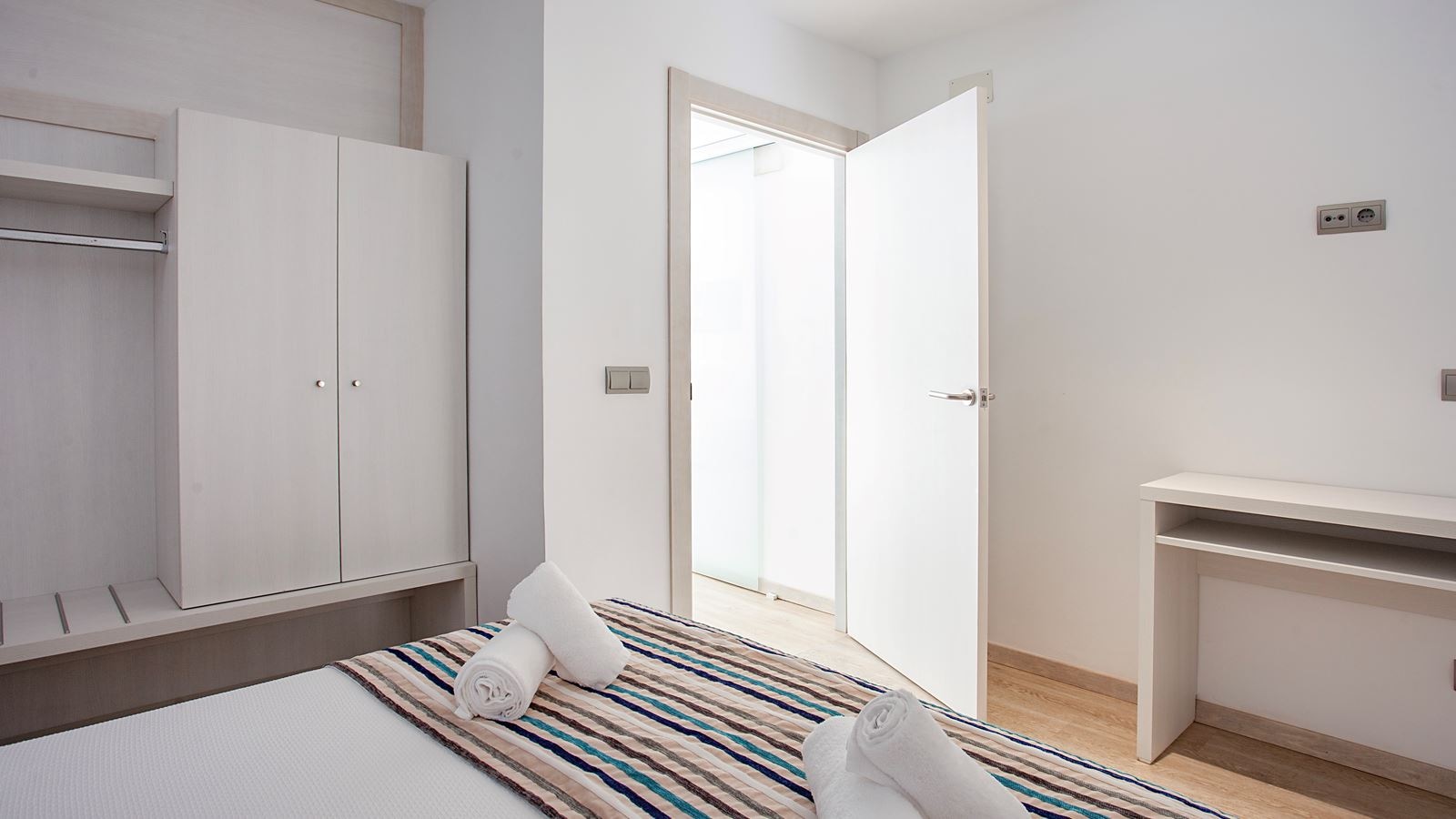 rooms-quadruple-room