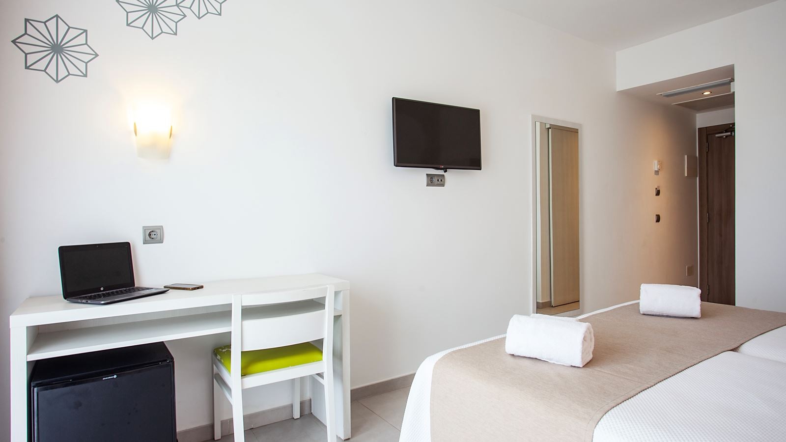 rooms-superior-twin-room