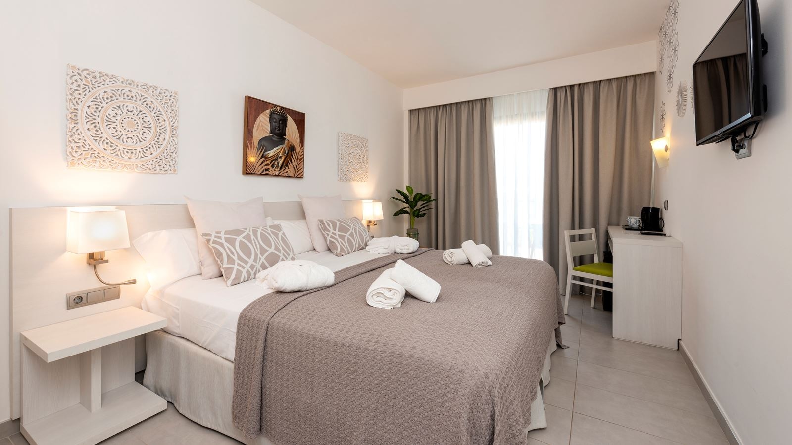 rooms-deluxe-double-room