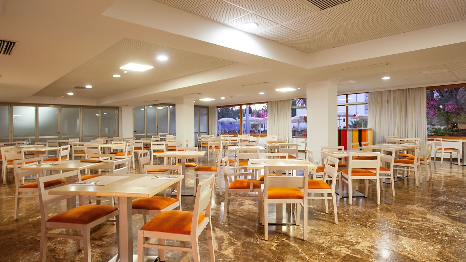 restaurants-buffet-restaurant