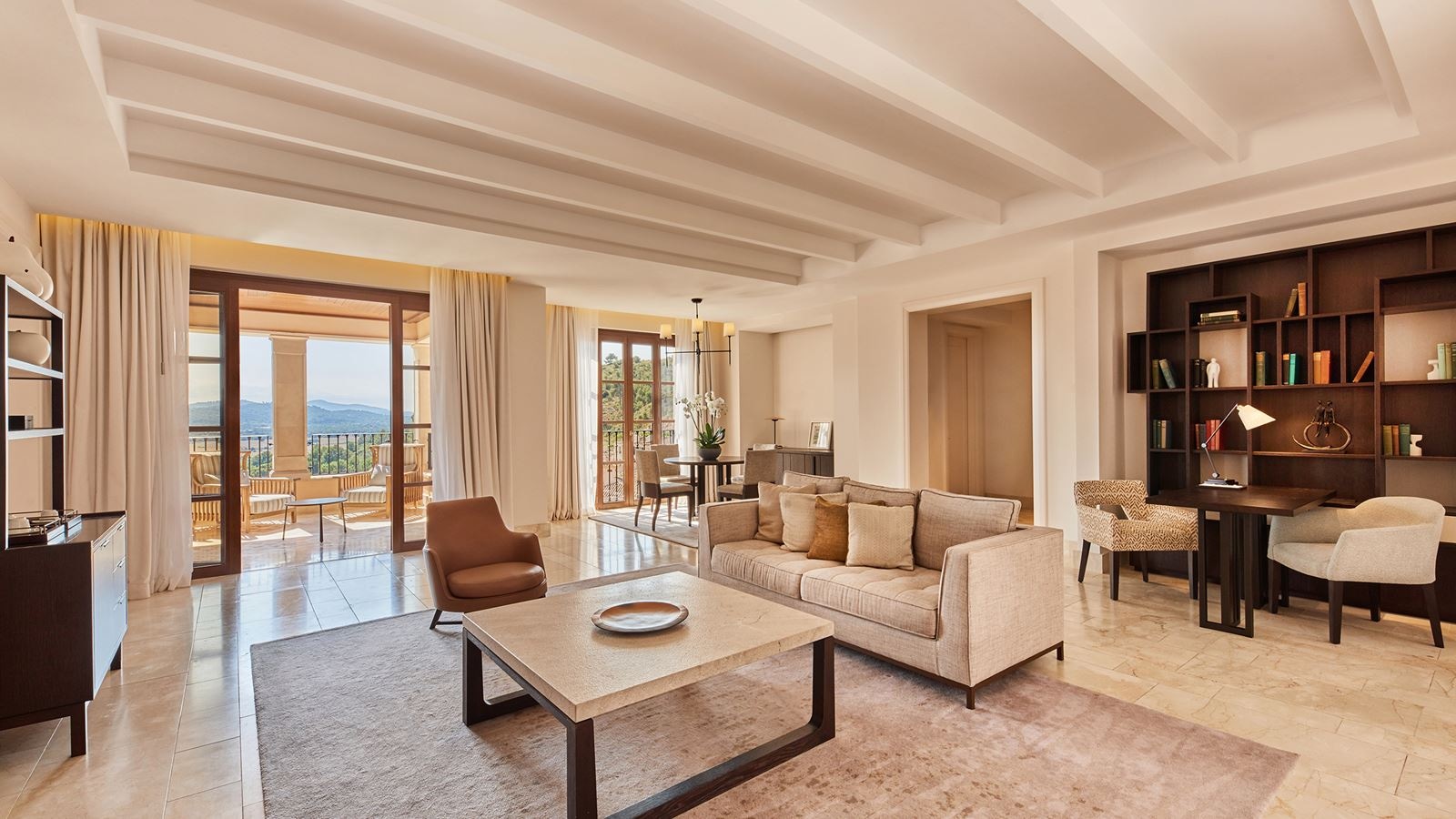 rooms-grand-suite-view