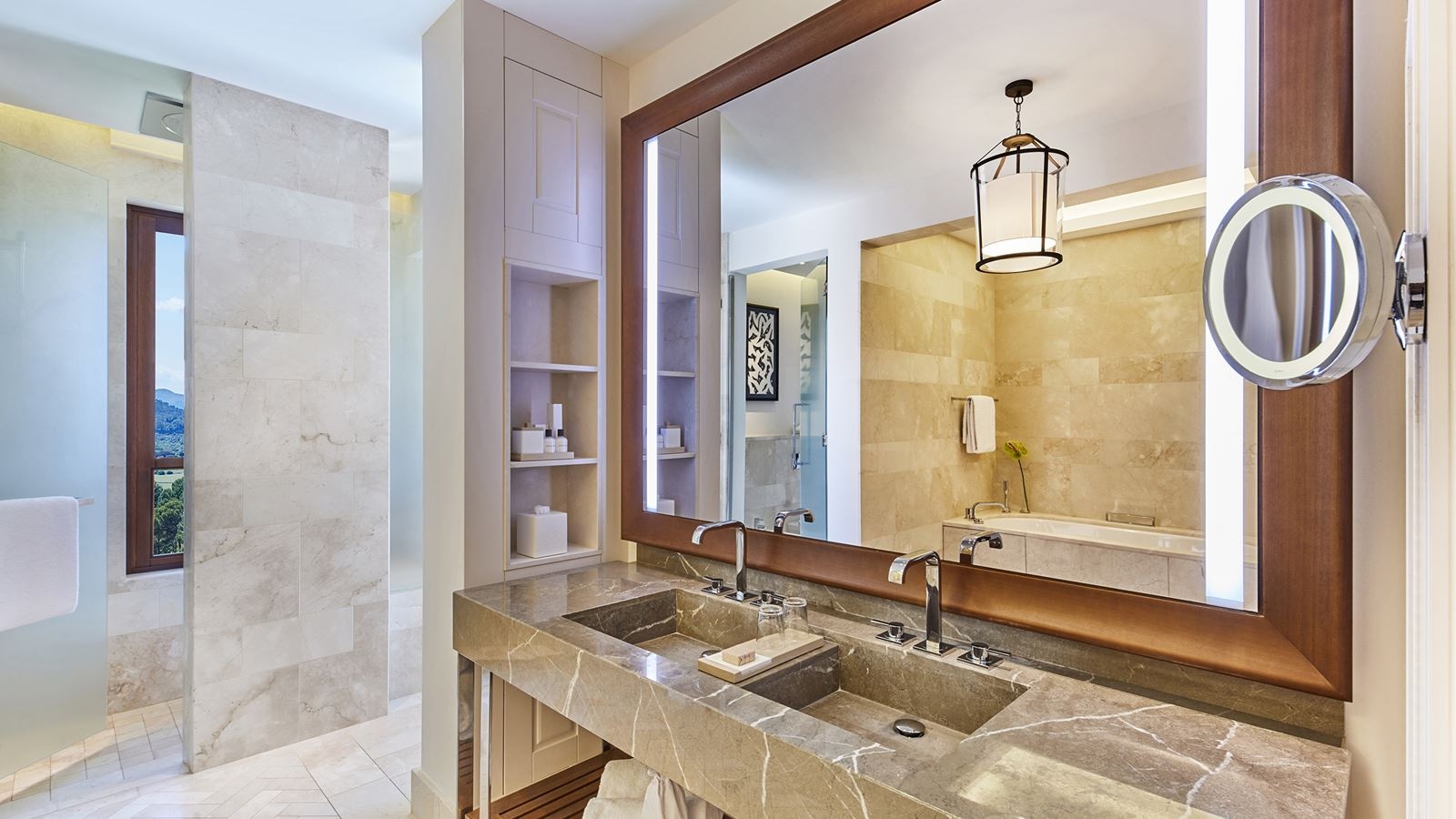 rooms-grand-suite-view