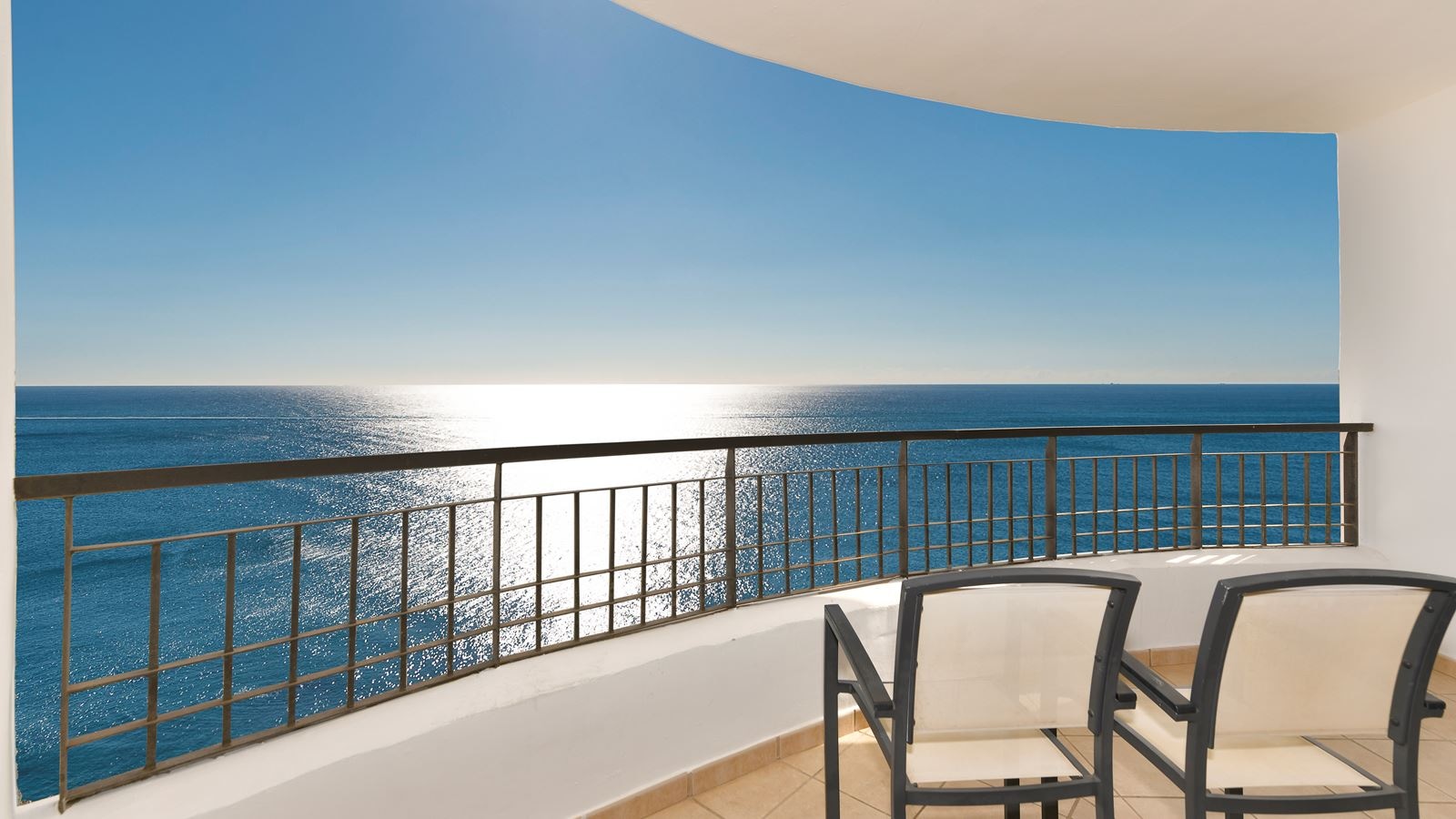 rooms-1v--1-bedroom-apartment-sea-view