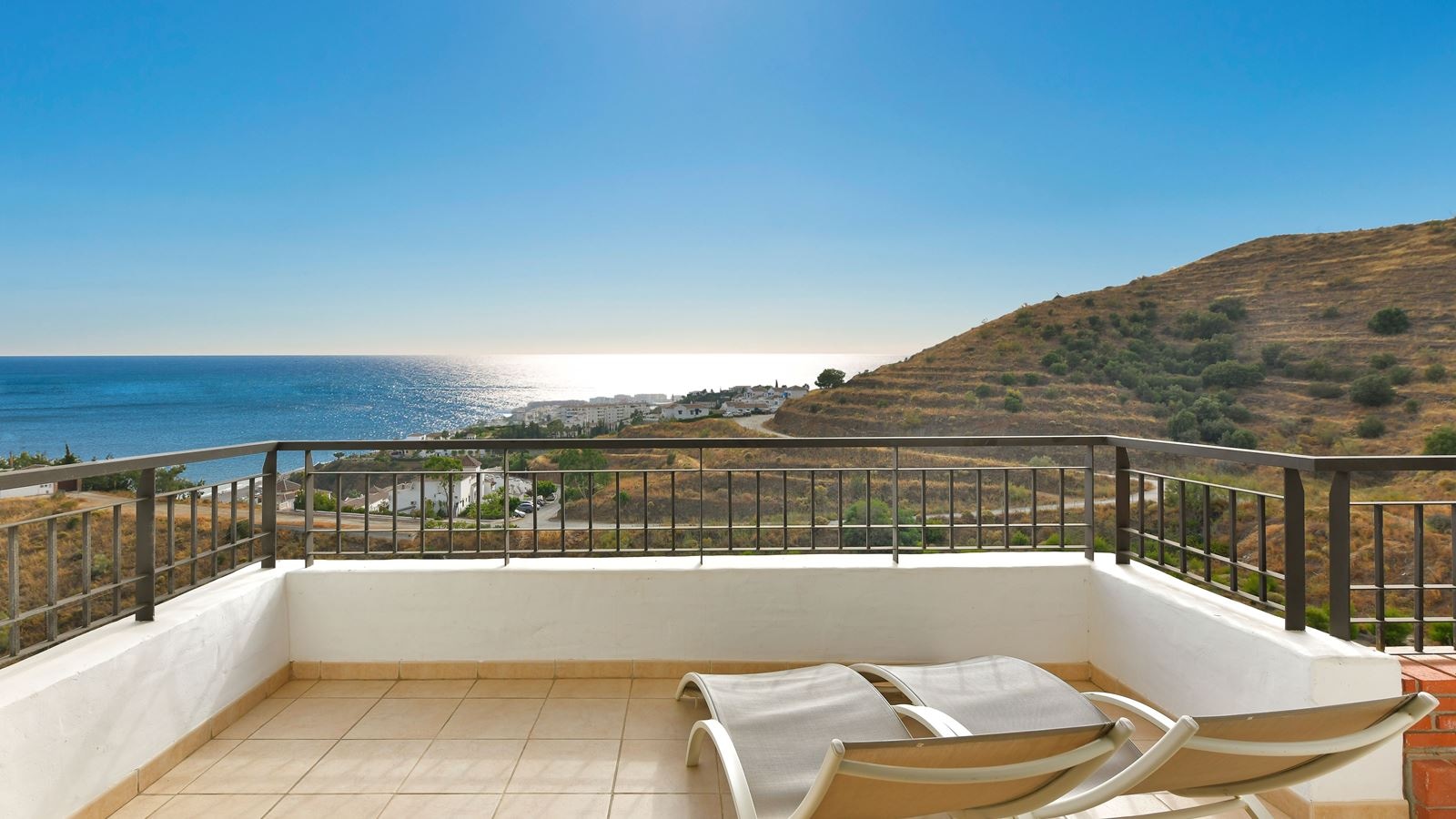 rooms-2l--2-bedrooms-apartment-side-sea-view