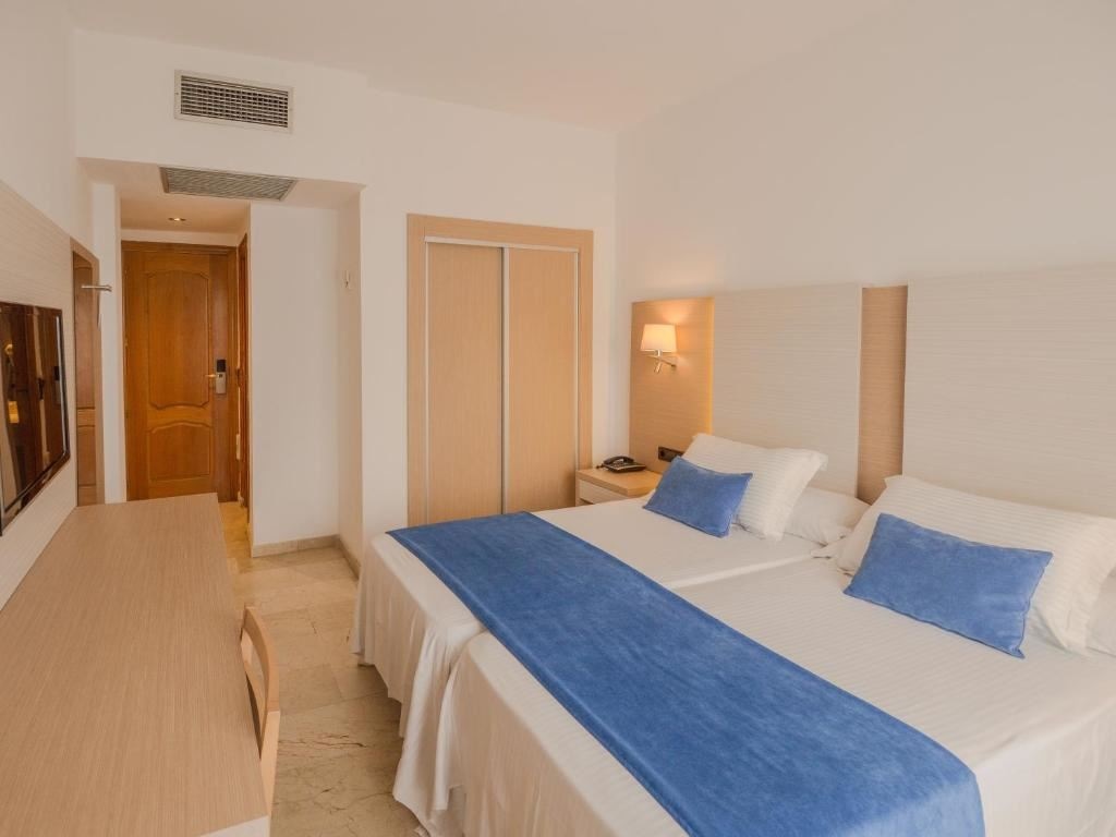 rooms-tr--triple-room