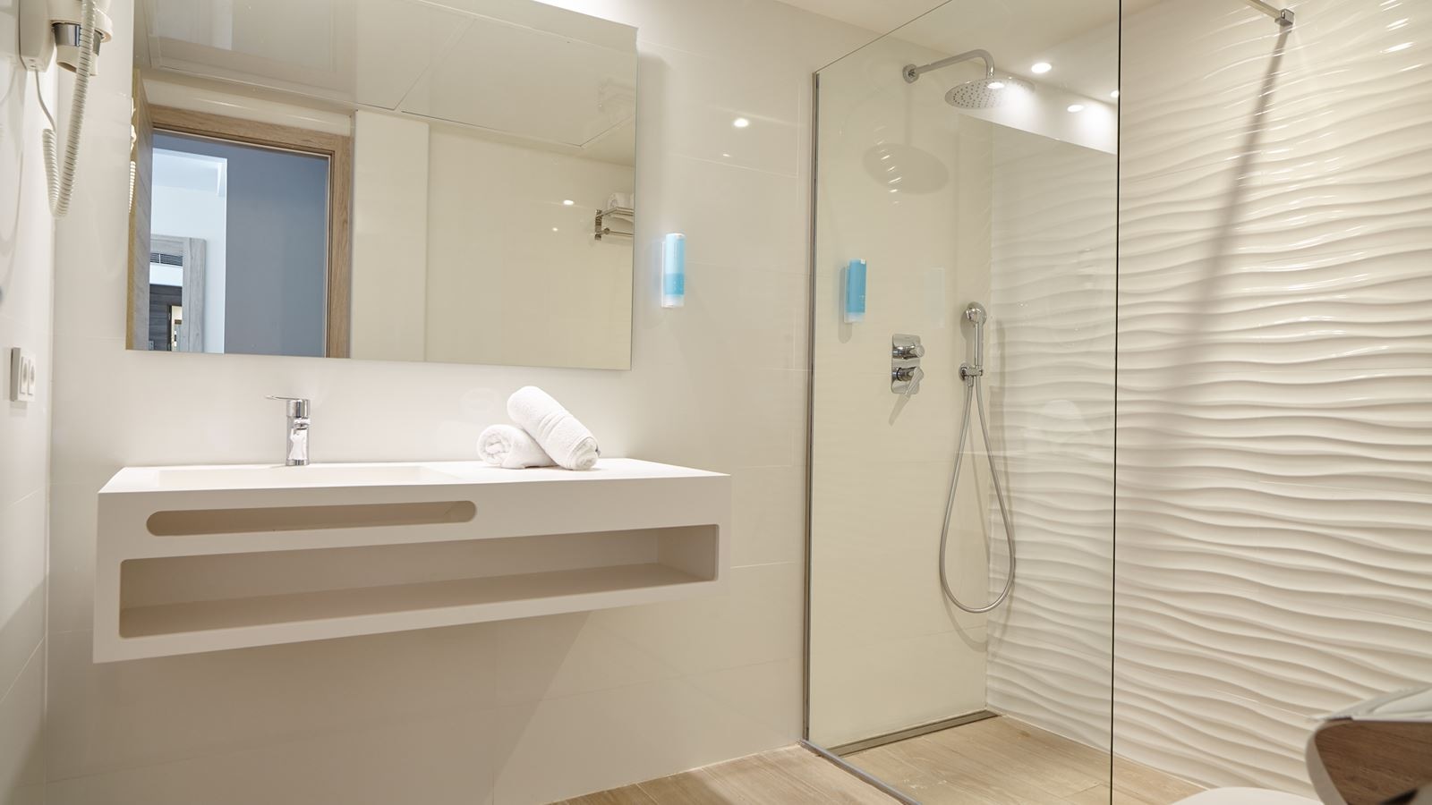 rooms-suite-ground-floor