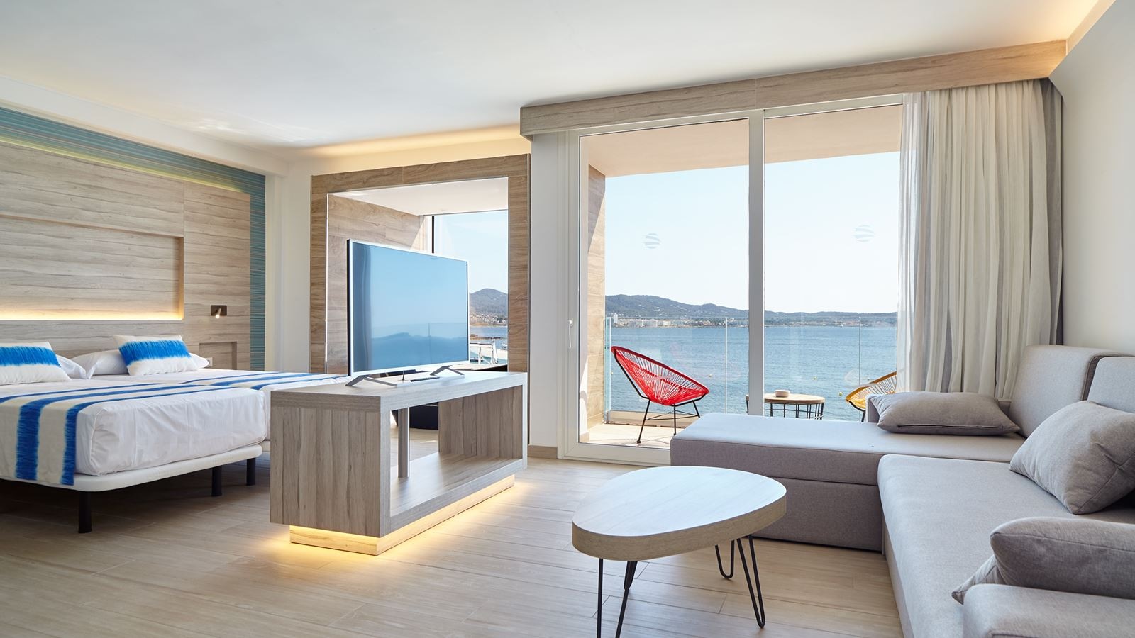 rooms-suite-sea-view-2-pax