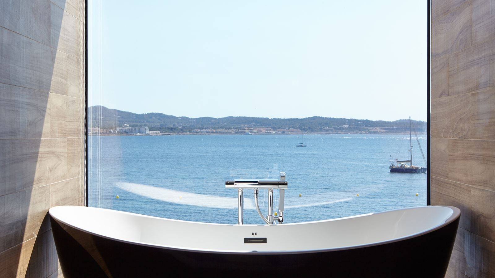 rooms-suite-sea-view-2-pax