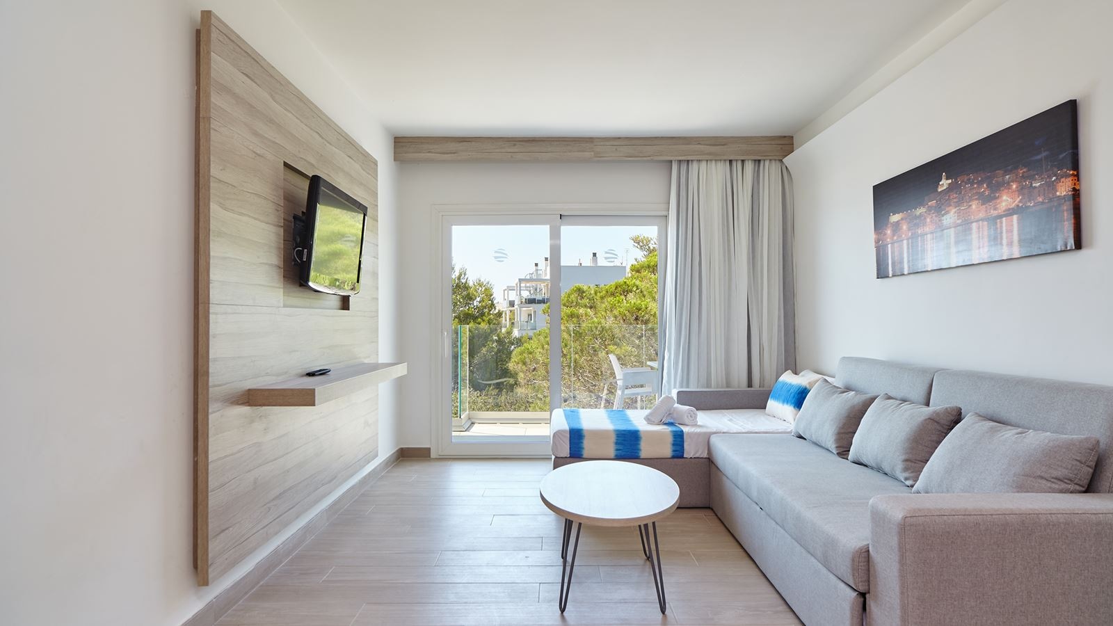 rooms-suite-side-sea-view-2-pax