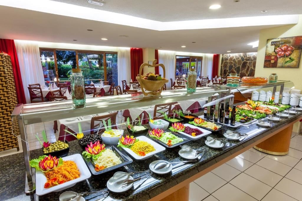 restaurants-restaurant