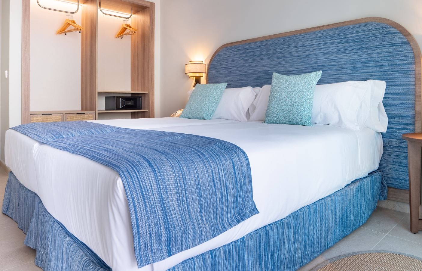 rooms-premier-apartment-terrace