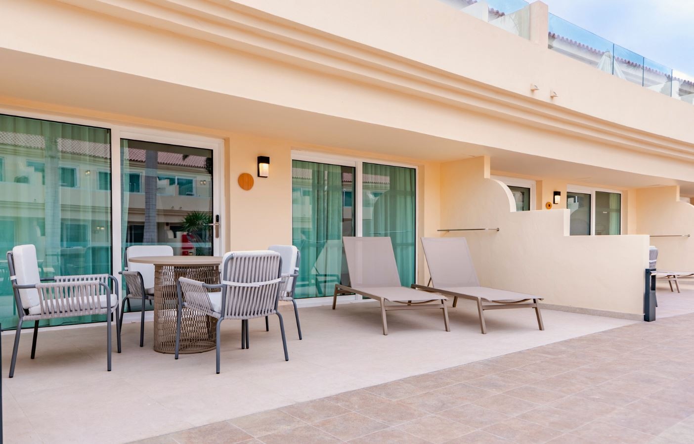 rooms-premier-apartment-terrace