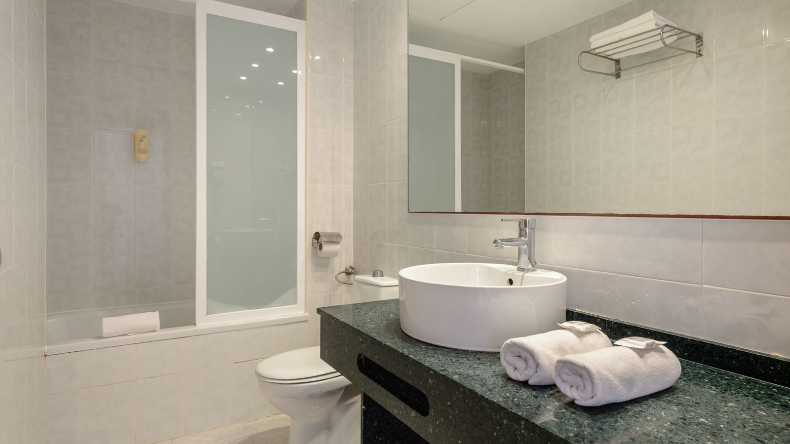 rooms-studio-balcony-or-terrace