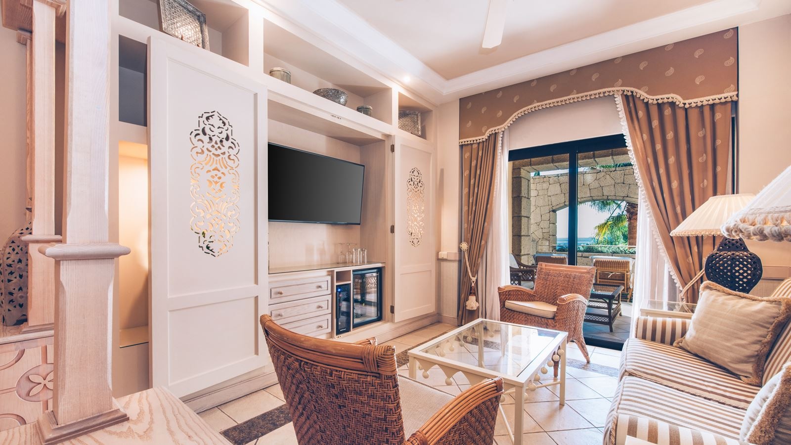 rooms-junior-suite-star-prestige-sea-view