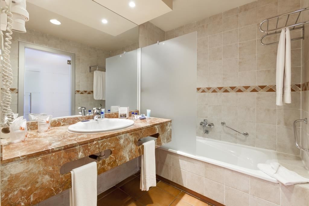 rooms-room-standard-balcony-or-terrace