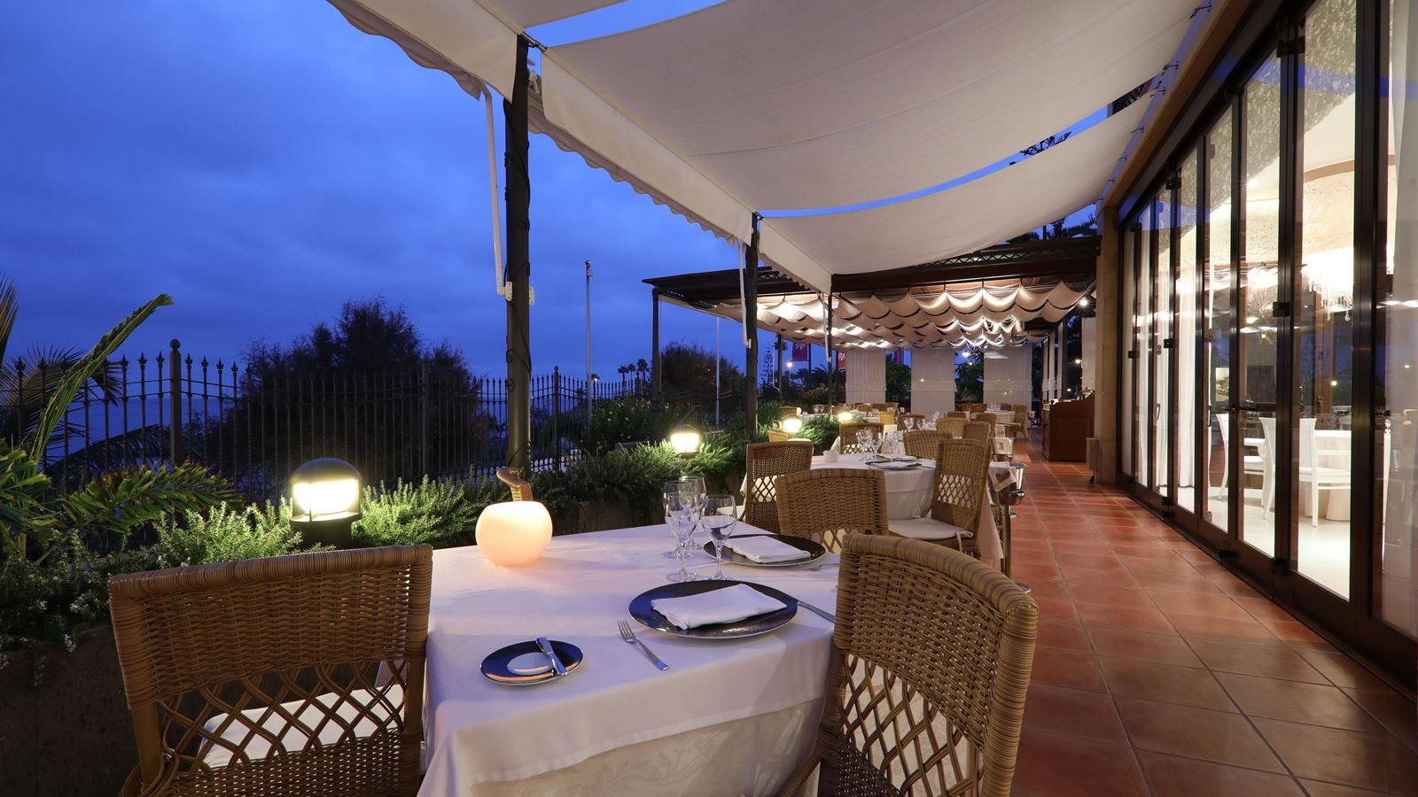 restaurants-mirador-terrace