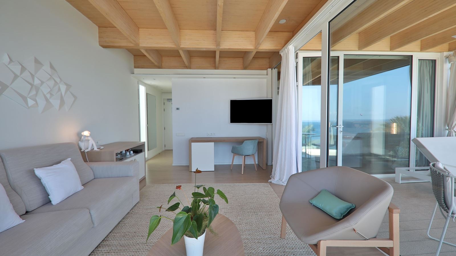 rooms-suite-sea-view-priority-location