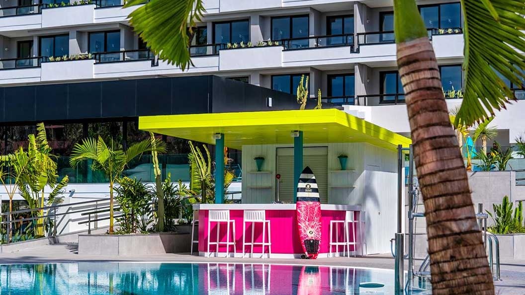 bars-bar-and-palapa-restaurant