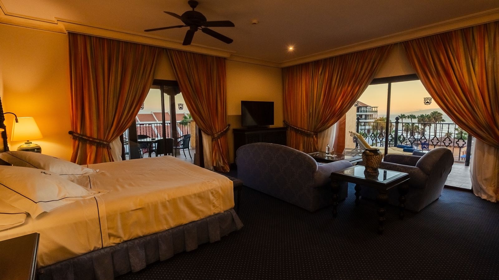 rooms-junior-suite-sea-view-balcony-or-terrace