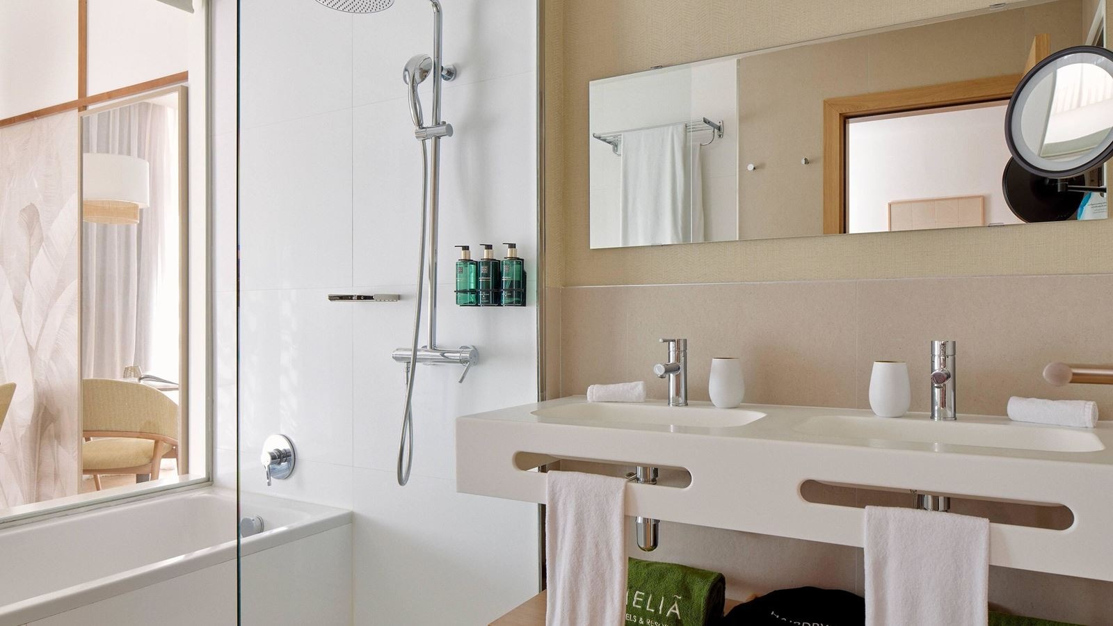 rooms-s6e-the-level-suite-ocean-view