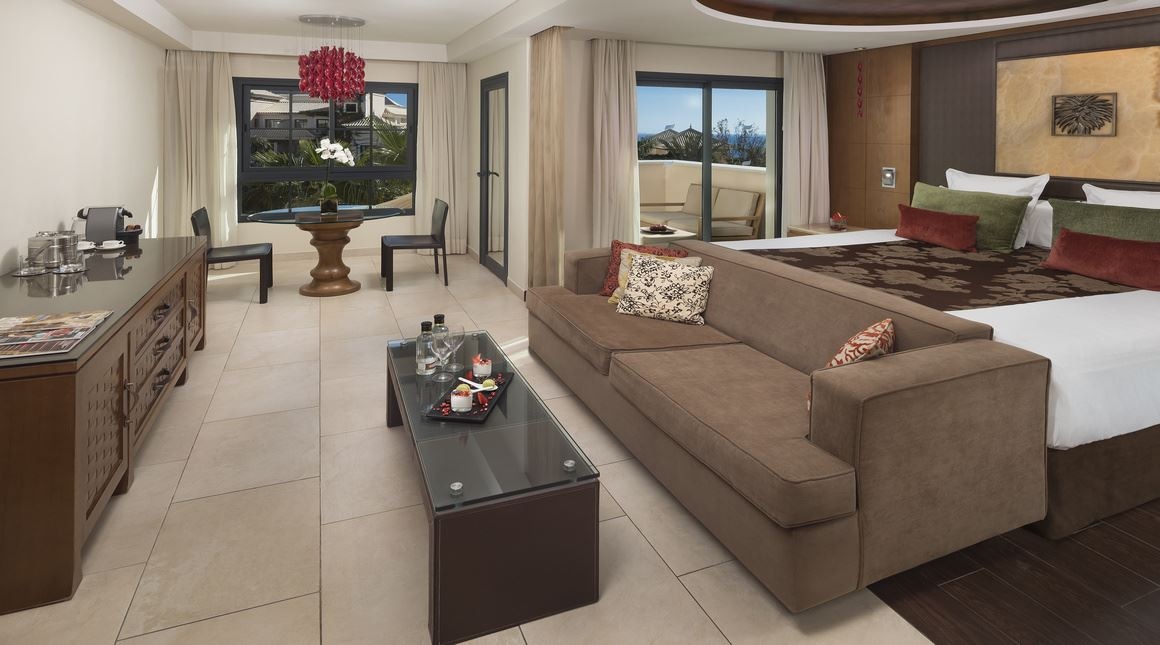 rooms-red-level-deluxe-partial-ocean-view