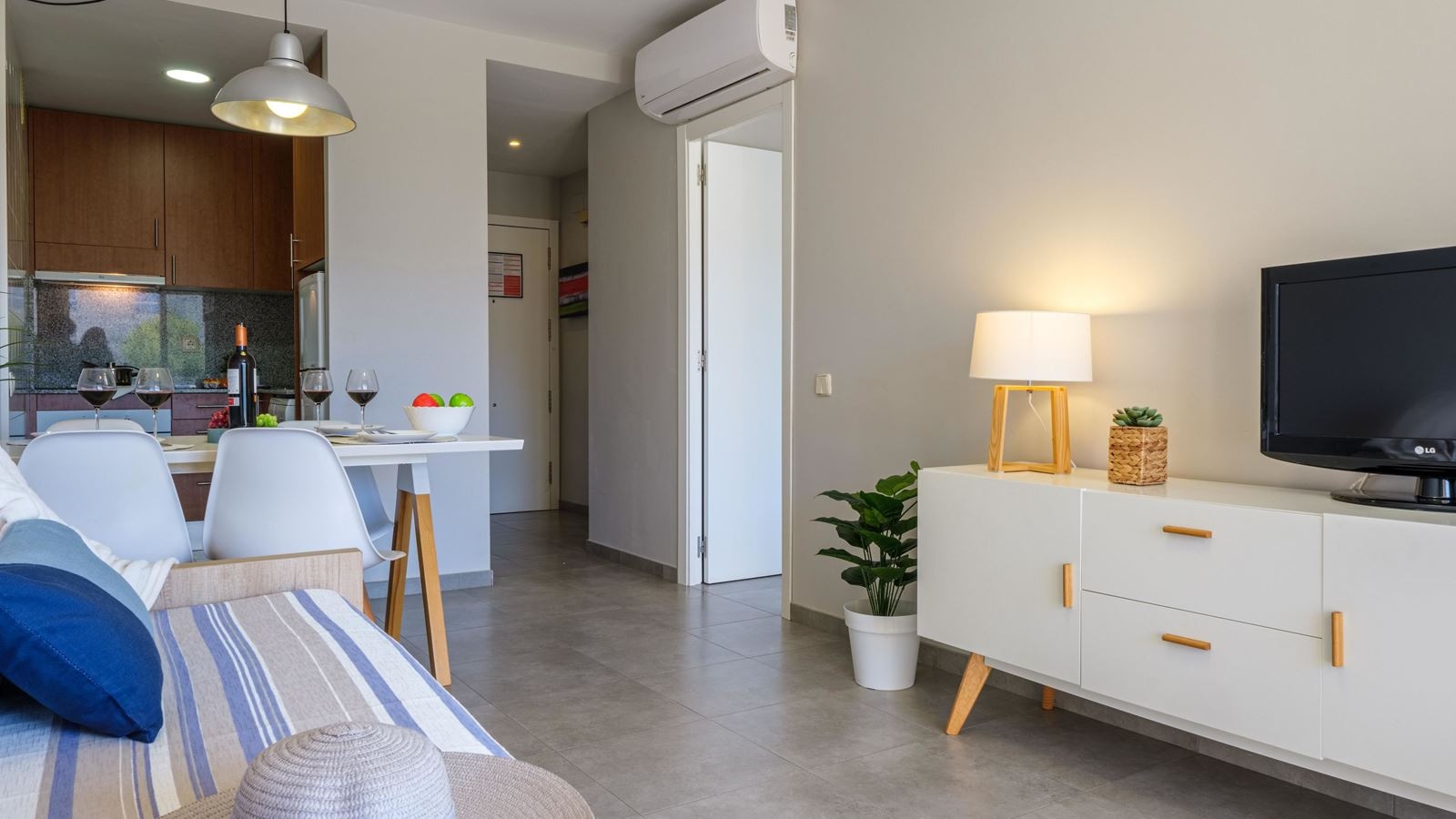 rooms-apartment-24-pax