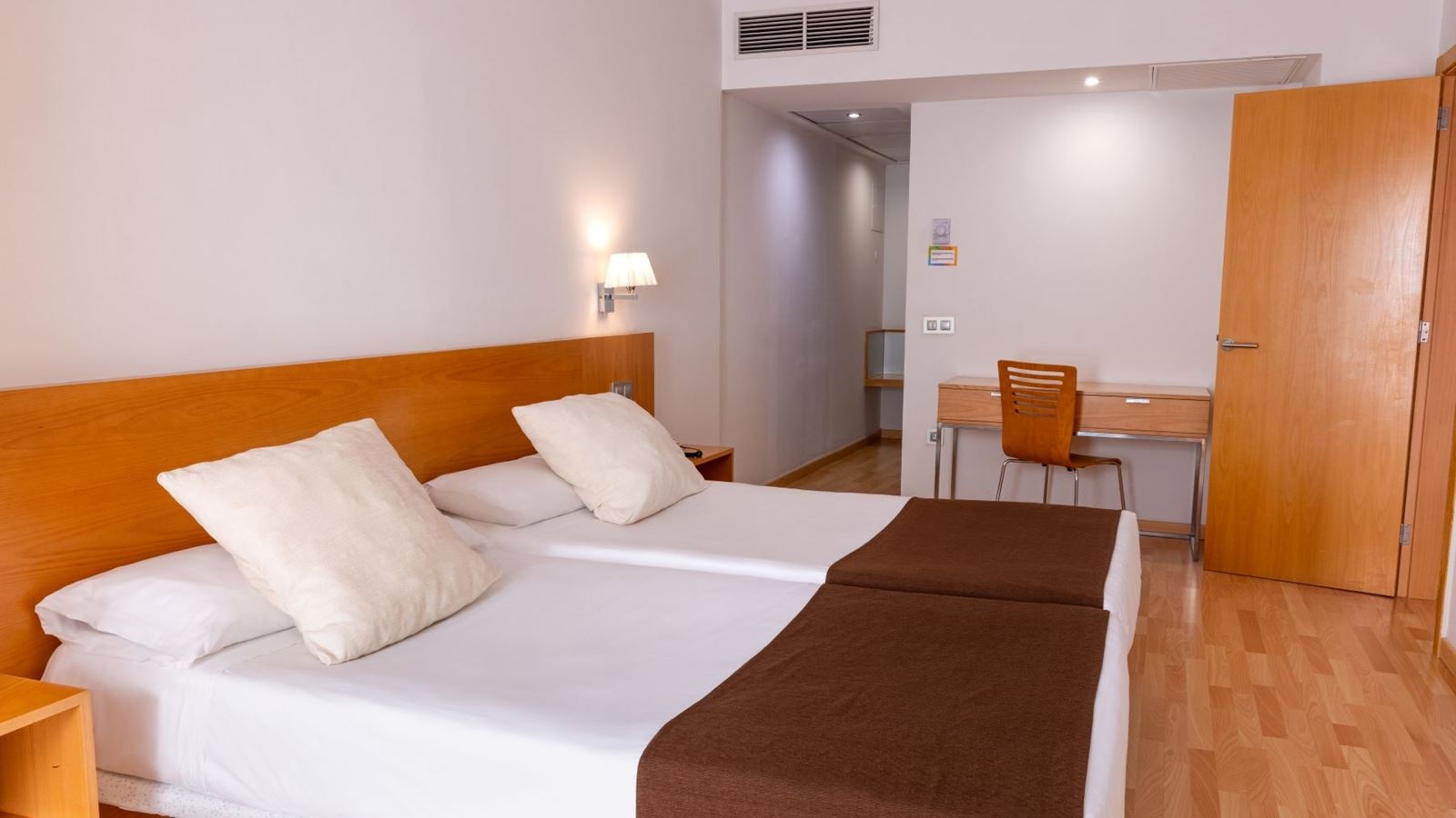 rooms-premium-room-with-lounge