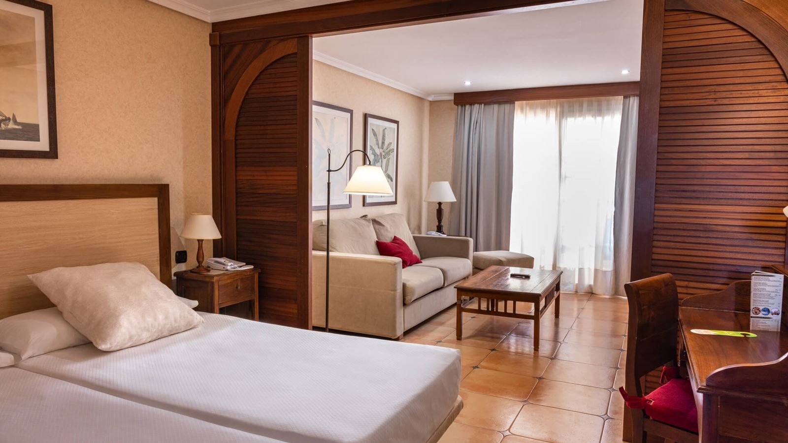 rooms-junior-suite-with-balcony-or-terrace-junior-suite