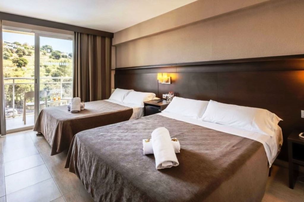 rooms-standard-room-balcony-or-terrace