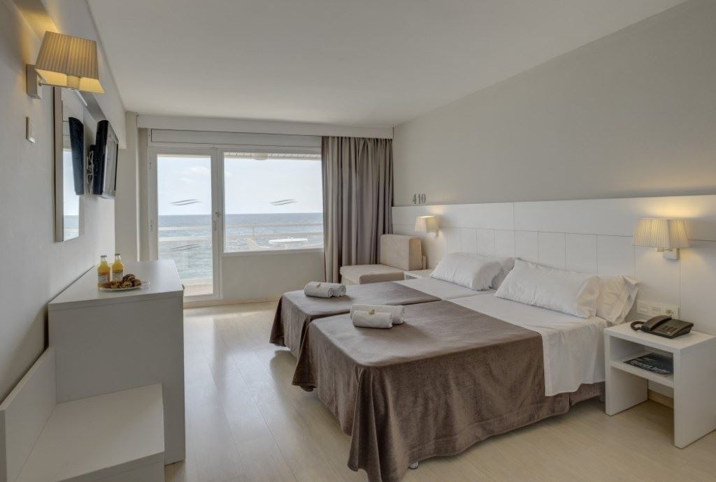 rooms-sea-view-room-balcony-or-terrace