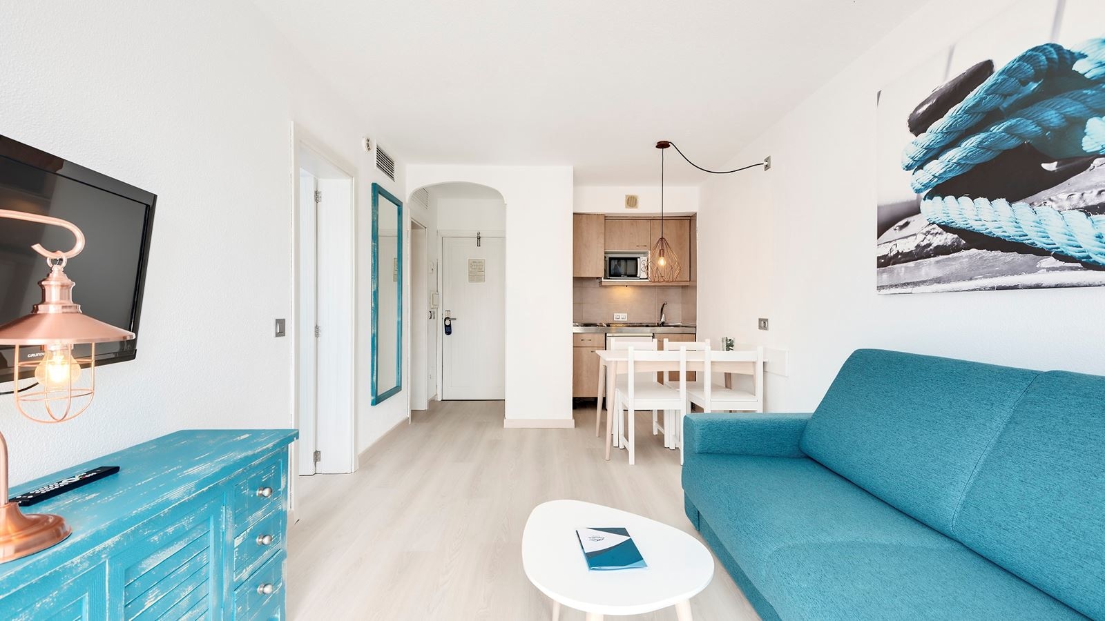 rooms-apartment-promo-balcony-or-terrace