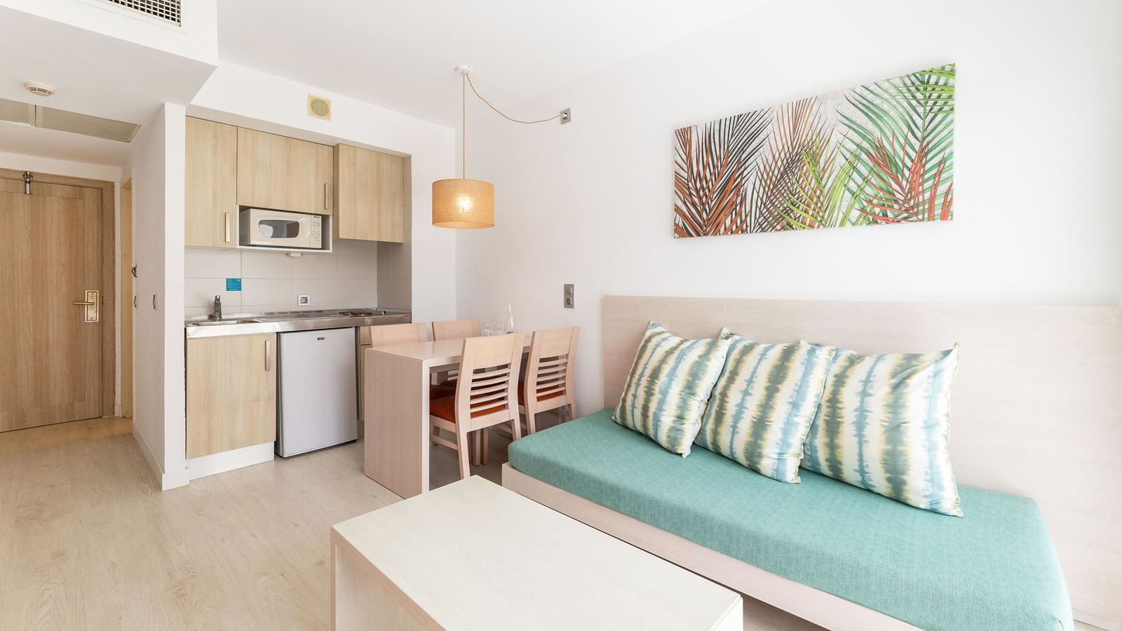 rooms-one-bedroom-apartment-palm-garden--annex-building--balcony-or-terrace