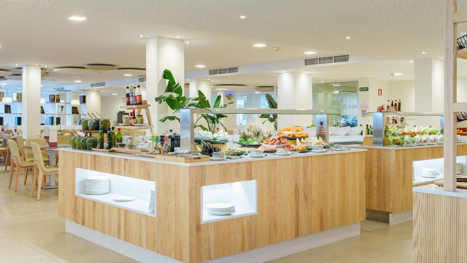 restaurants-dining-room