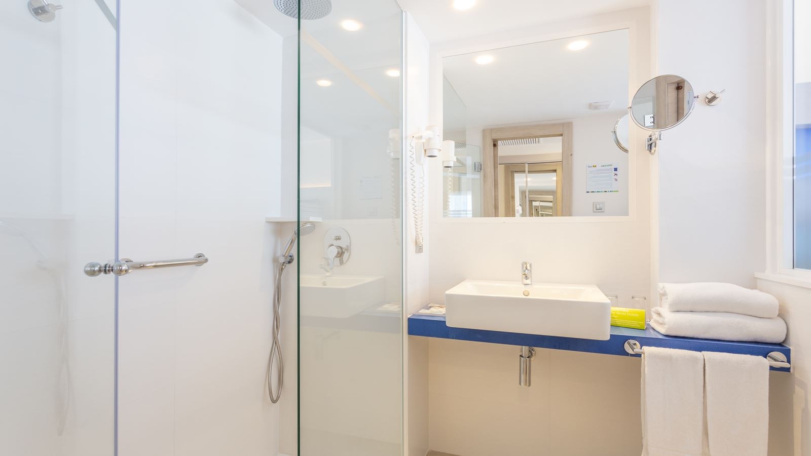 rooms-double-for-sgluse--balcony-or-terrace