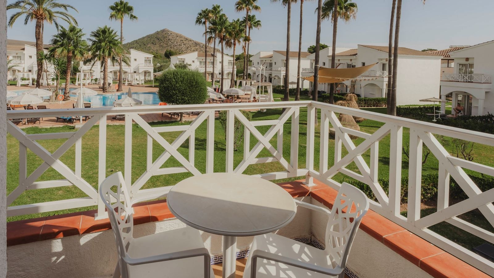 rooms-room-superior-balcony-or-terrace