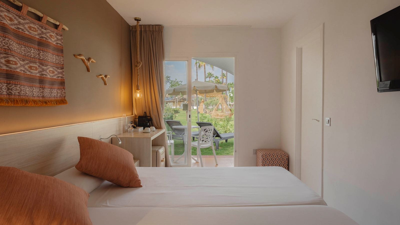 rooms-double-premium-private-garden