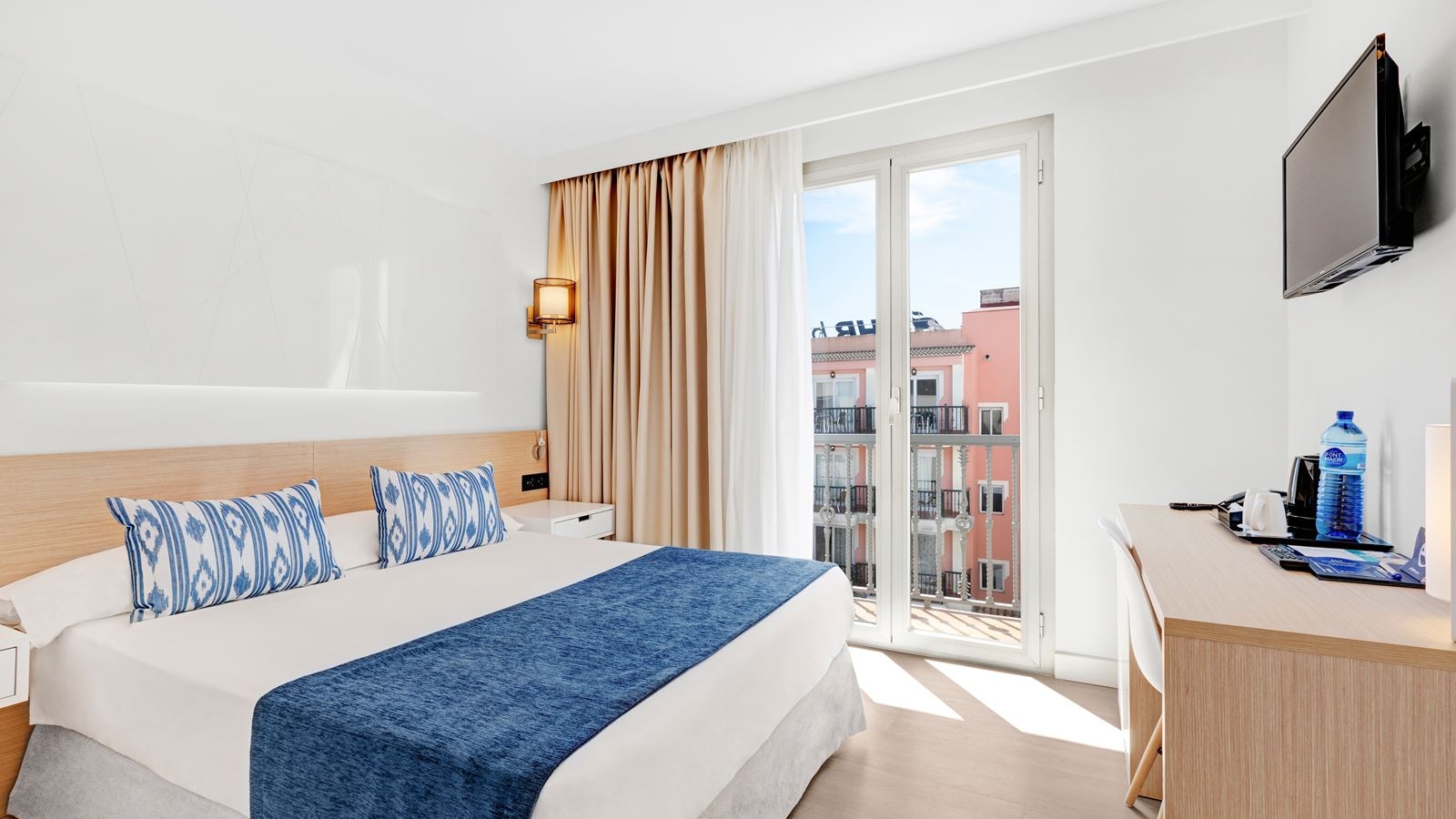 rooms-annex-room-without-balconyterrace