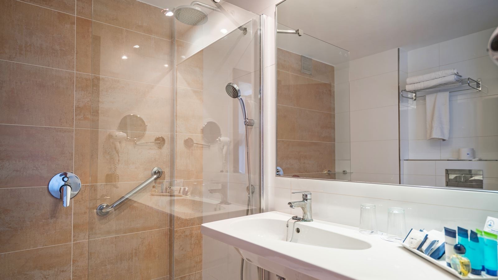 rooms-standard-room-sea-view-balcony-or-terrace