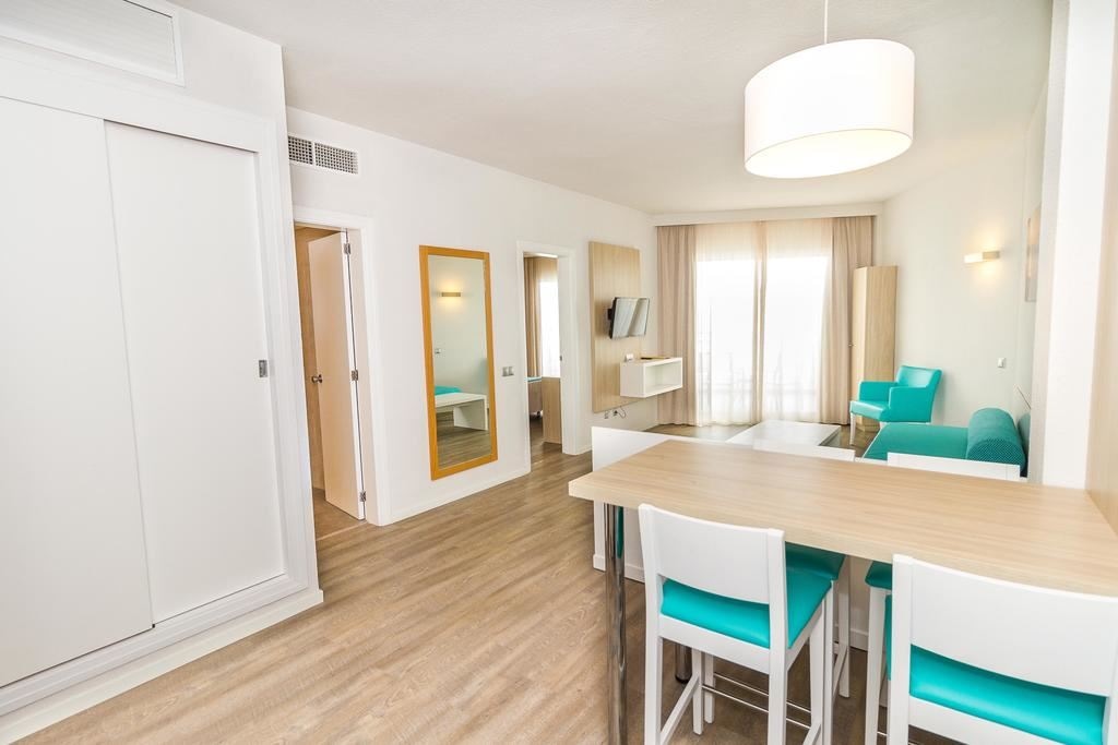 rooms-standard-apartment-balcony-or-terrace