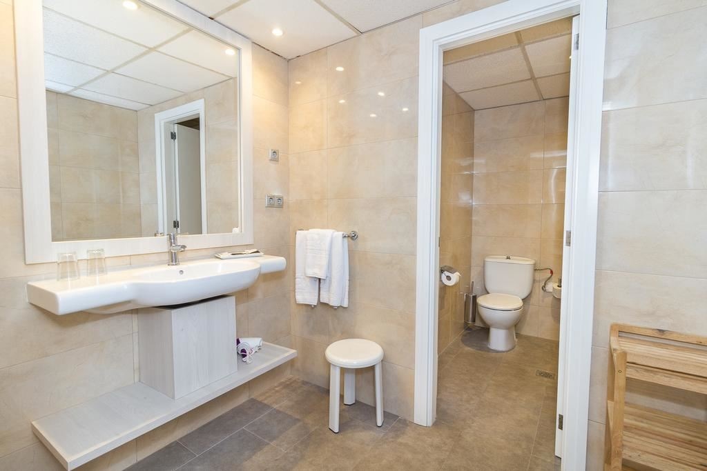 rooms-standard-apartment-balcony-or-terrace