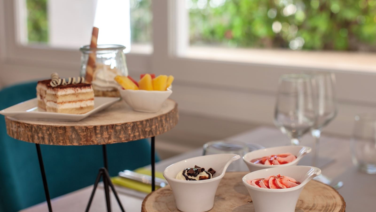 restaurants-tora-hotel-restaurant