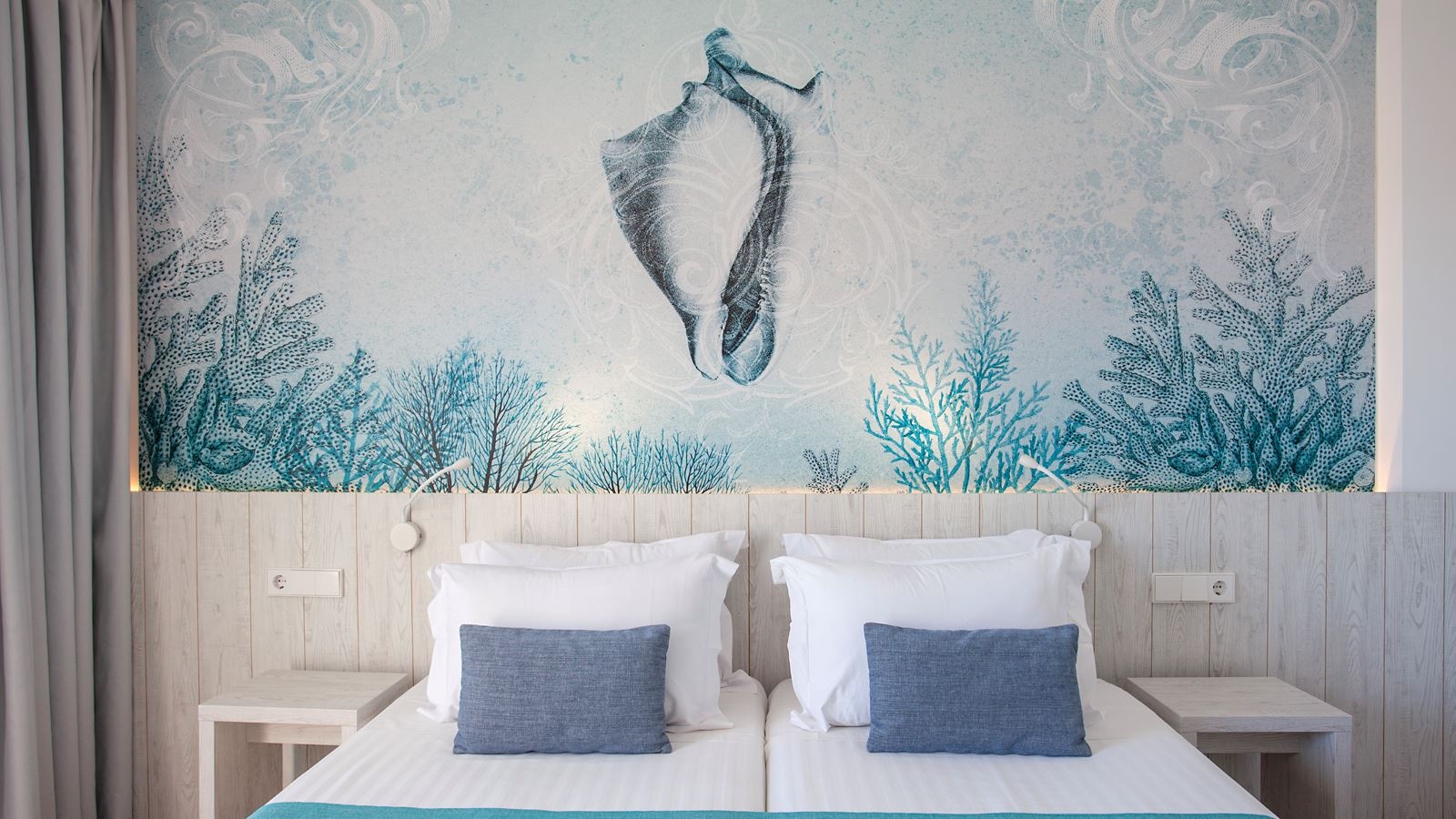 rooms-double-sea-view-balcony-or-terrace