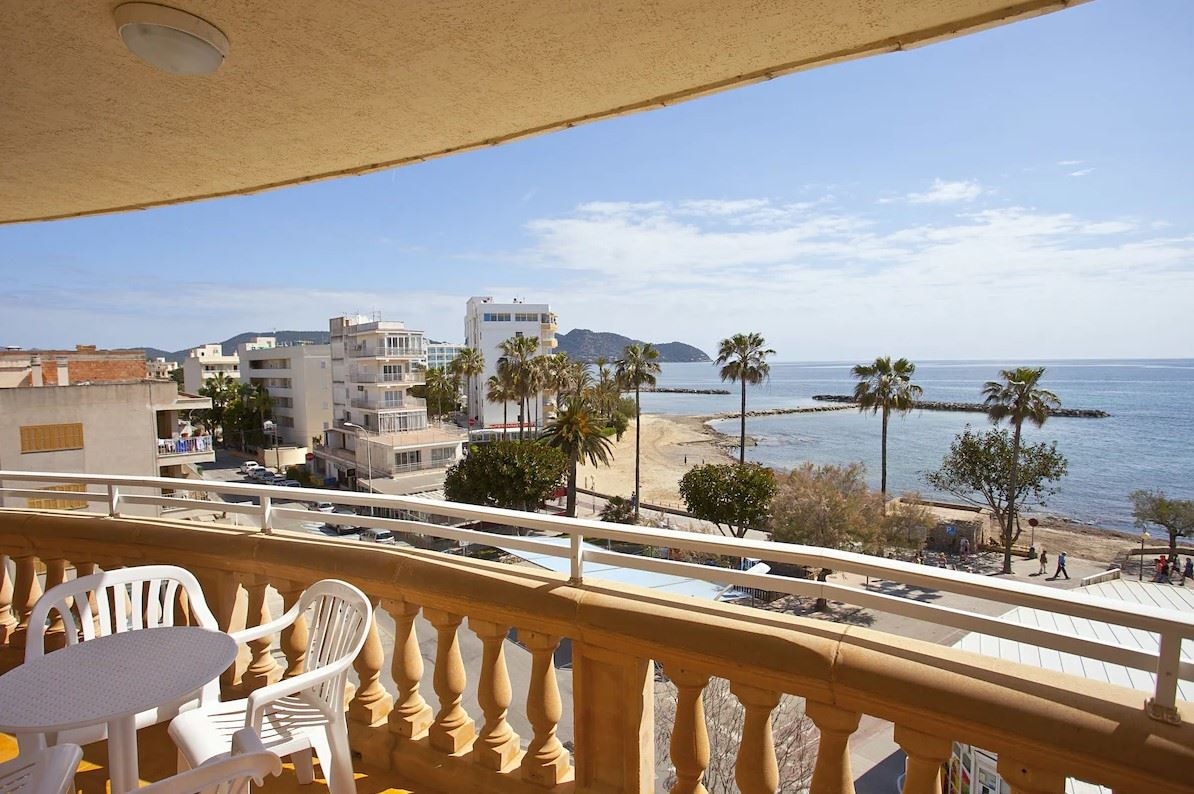 rooms-2-bedrfamily-apartment-sideseaview-bunkbeds-balcony-or-terrace