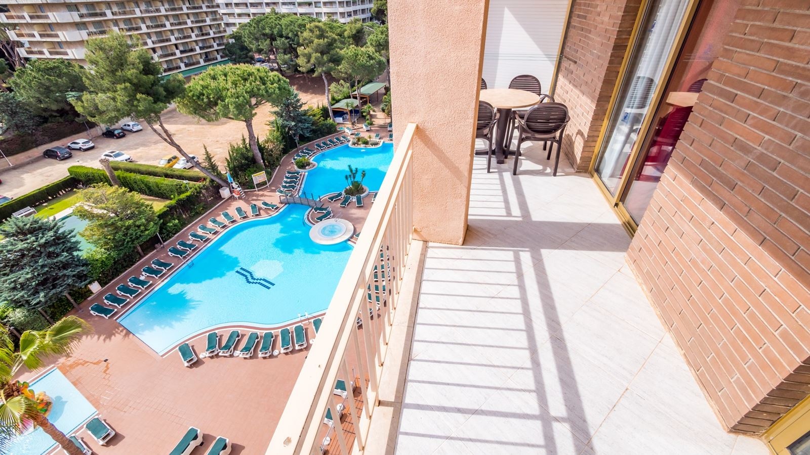 rooms-duplex-premium-pool-view