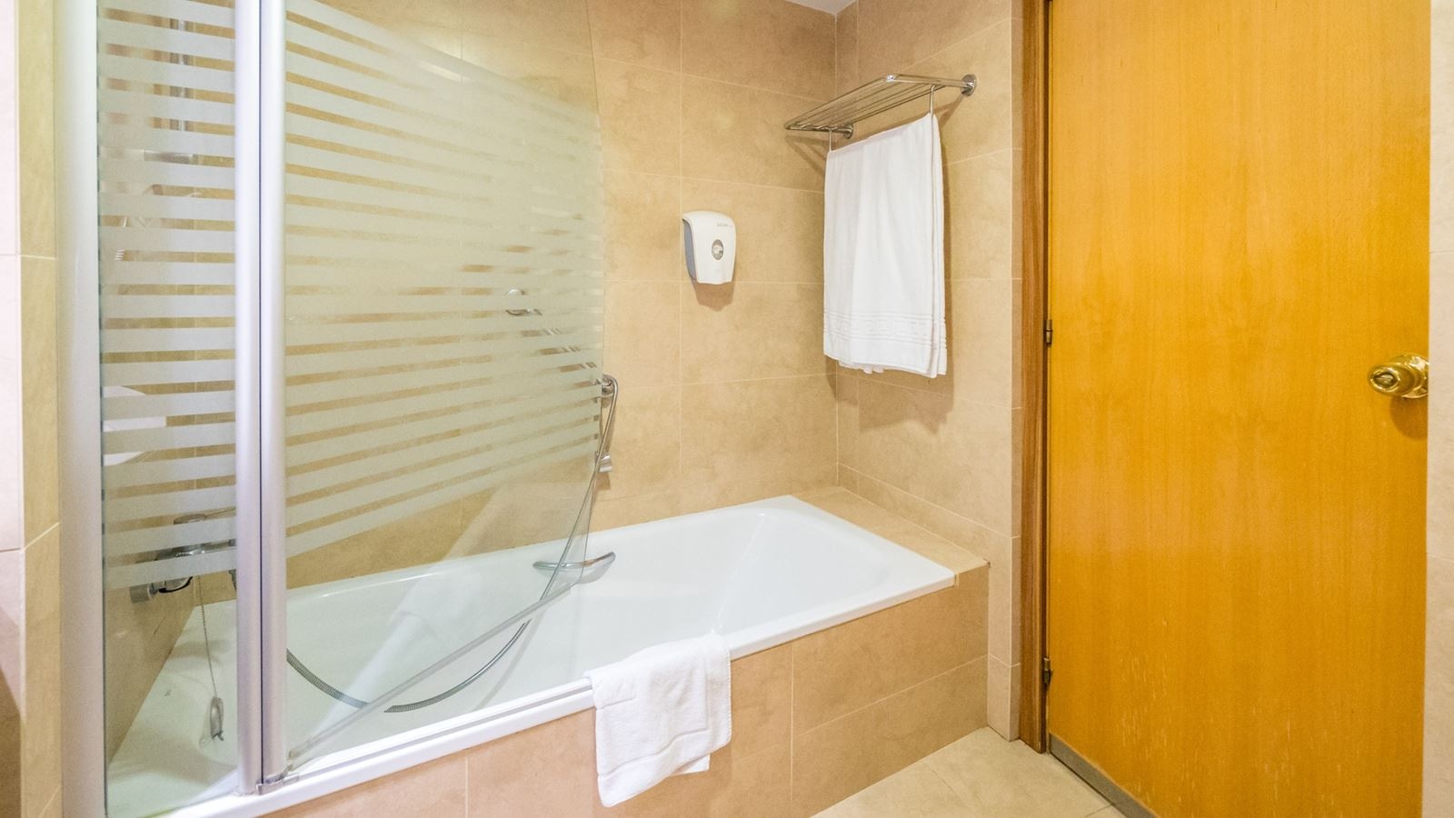 rooms-duplex-premium-pool-view