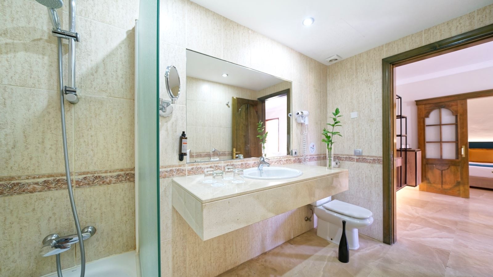 rooms-senior-suite-2-bedrooms-with-terrace